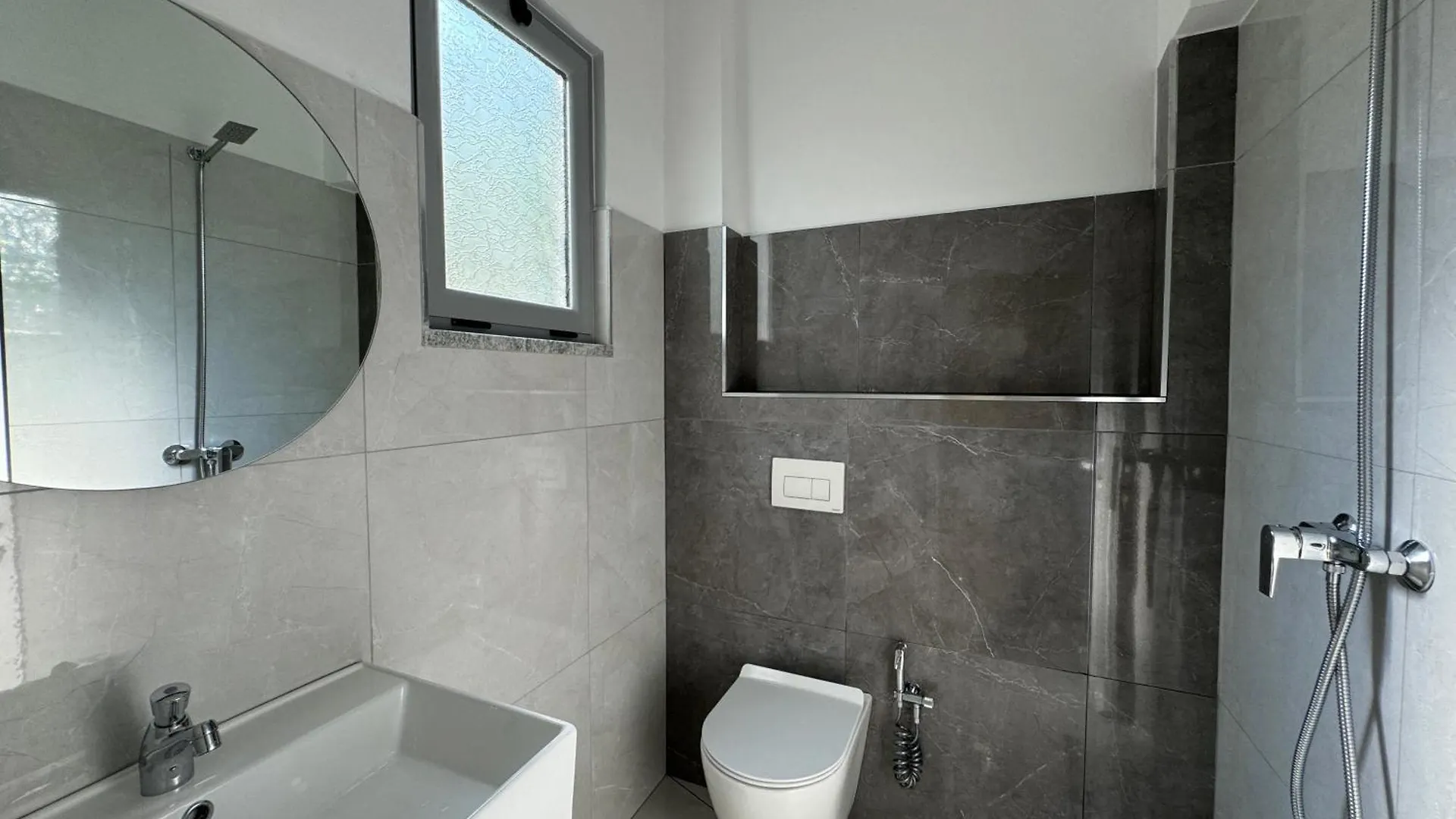 Aloju Rooms Vlore Albania