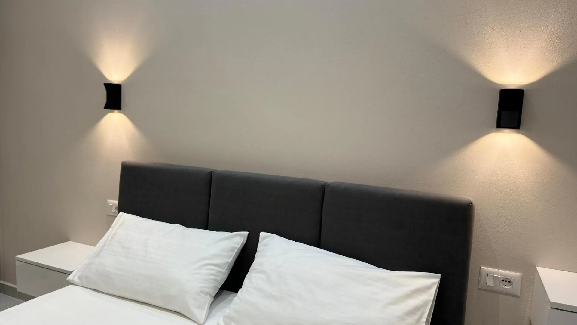 Aloju Rooms Vlore Guest house