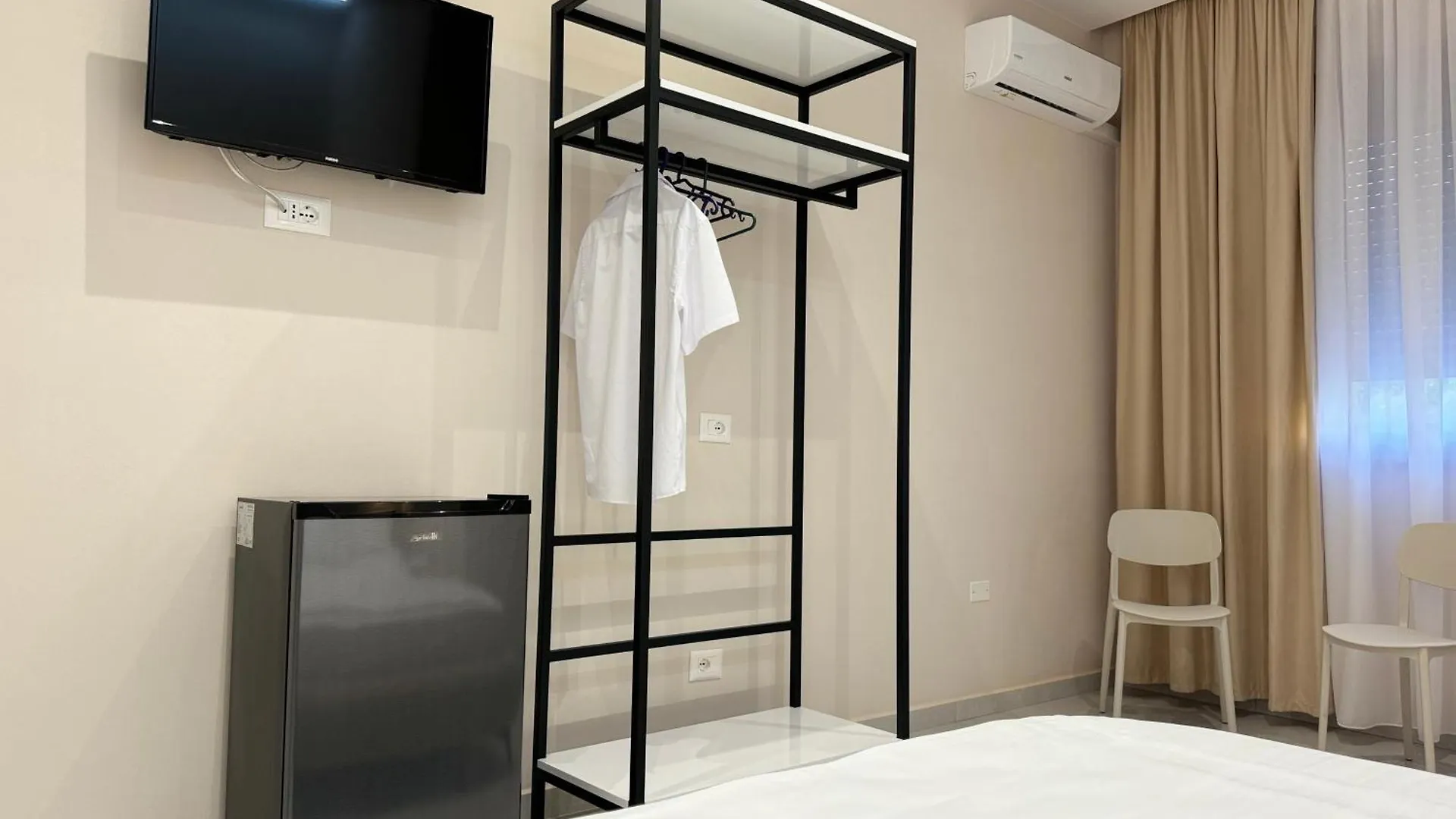 Aloju Rooms Vlore 0*,